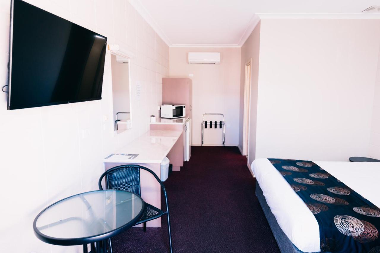 Motel Poinsettia Port Augusta Exterior photo